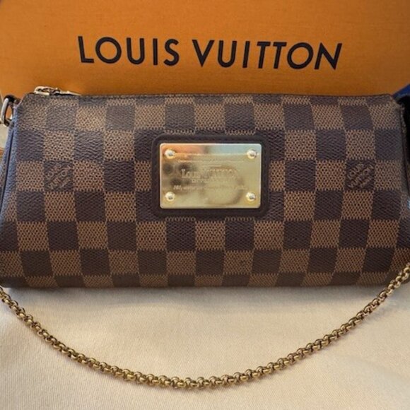 Louis Vuitton Damier Ebene Eva Clutch - Picture 4 of 15